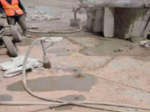 高平水泥混凝土路面板底注浆技术 路面脱空注浆整治方案